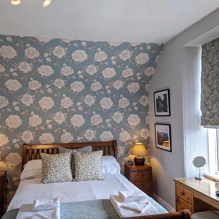 1 Park Road 4* Windermere