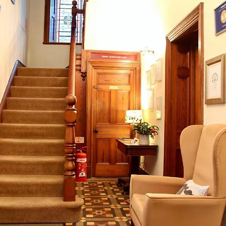 1 Park Road 4* Windermere