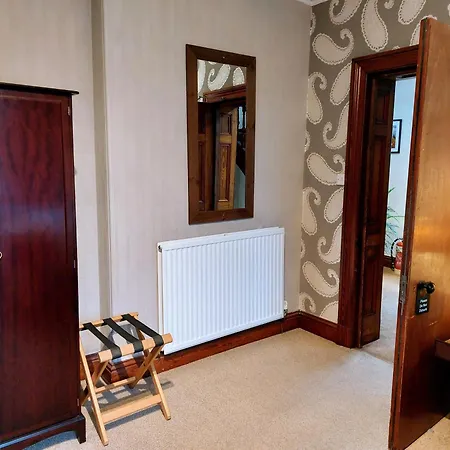 1 Park Road 4* Windermere