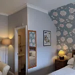 1 Park Road 4*