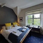 1 Park Road 4*